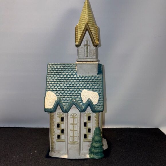 Vintage Charming Ceramic Church Figurine - Picture 7 of 9